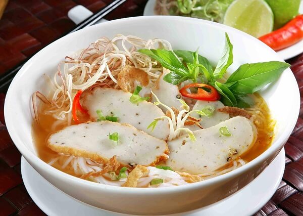 Cách nấu nước lèo bánh canh chả cá